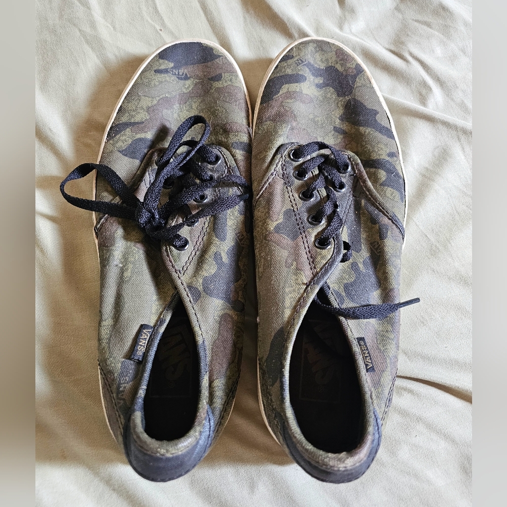 Used Men's Van Camouflage Sneakers